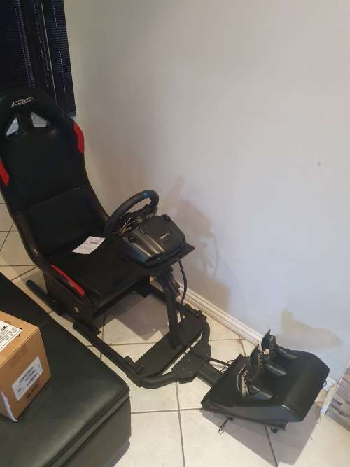 LOGITEC G29 STEERING WHEEL AND CORSA RACING SEAT BUNDLE