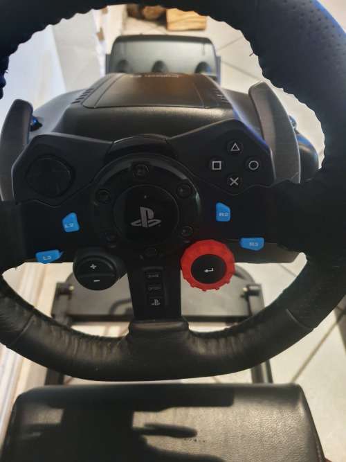 LOGITEC G29 STEERING WHEEL AND CORSA RACING SEAT BUNDLE