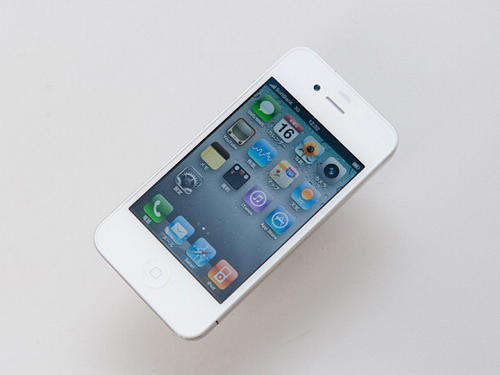 *** iPhone 4 32GB (WHITE) - Brand New in Sealed Box - Apple's Best!! *** Late Entry!! ***