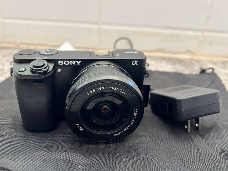 Sony A6000 Mirrorless Camera 24.3 MP - Excellent Condition