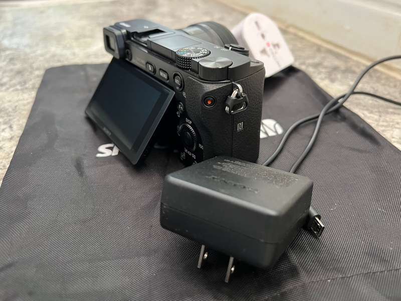 Sony A6000 Mirrorless Camera 24.3 MP - Excellent Condition