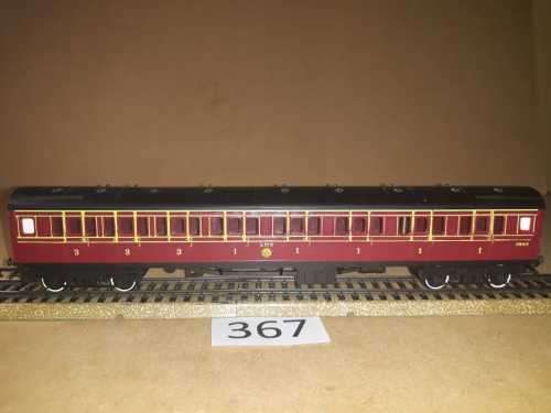 Tra-ing Hornby 2643 - LMS 1st and 3rd Class - "OO"