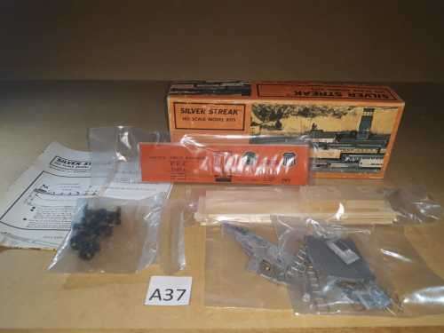 Silver Streak - Refrigerator Car Kit - "HO"