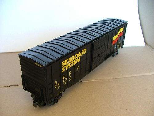 MTH Boxcar. O Gauge, Scale Model, Lionel Compatible. Boxed