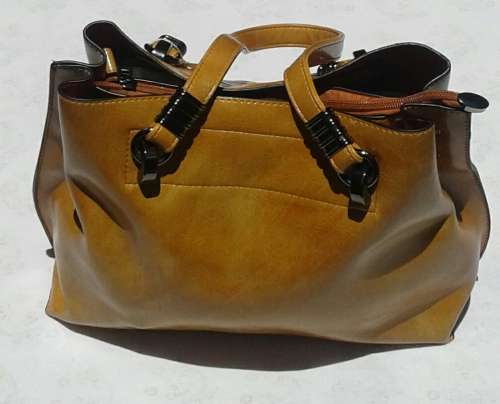 A nice handbag for women shoulder crossbady