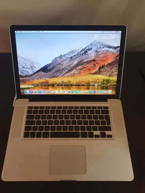 Macbook Pro (Mid 2010) 250 GB SDD, 8 GB RAM, Intel Core I5