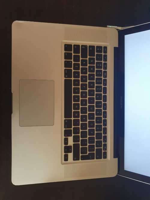 Macbook Pro (Mid 2010) 250 GB SDD, 8 GB RAM, Intel Core I5