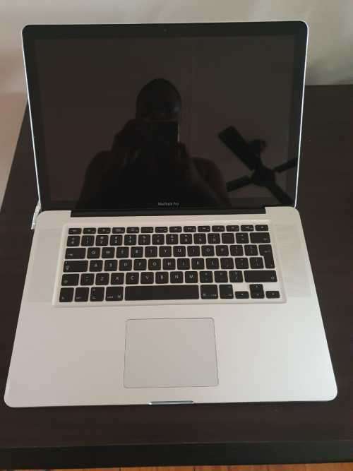 Macbook Pro (Mid 2010) 250 GB SDD, 8 GB RAM, Intel Core I5