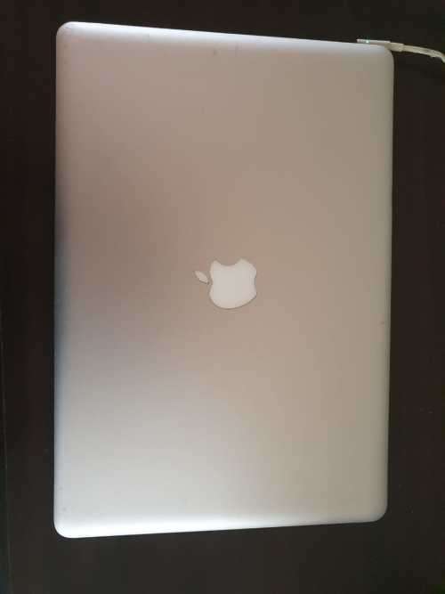 Macbook Pro (Mid 2010) 250 GB SDD, 8 GB RAM, Intel Core I5
