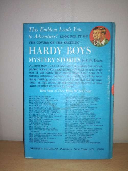 The Hardy Boys - Footprints under the window