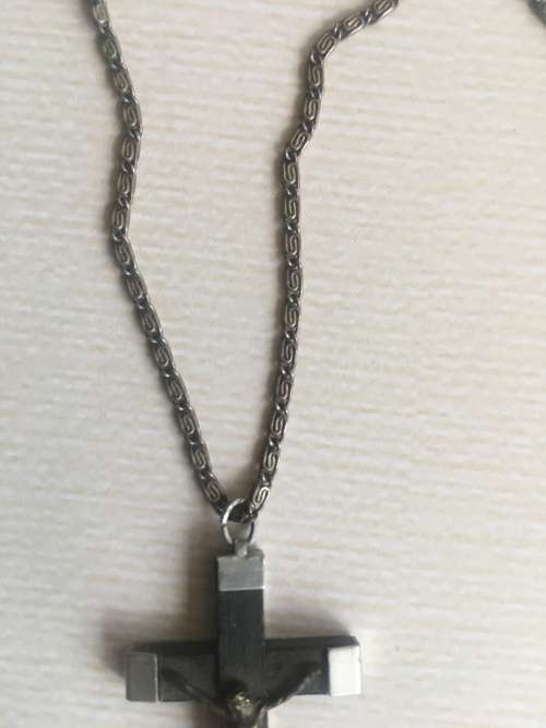 VINTAGE CRUCIFIX (LOURDES) ON OLD EUROPEAN SILVER (835) CHAIN.QUALITY NECKLACE.  EXCELLENT CONDITION