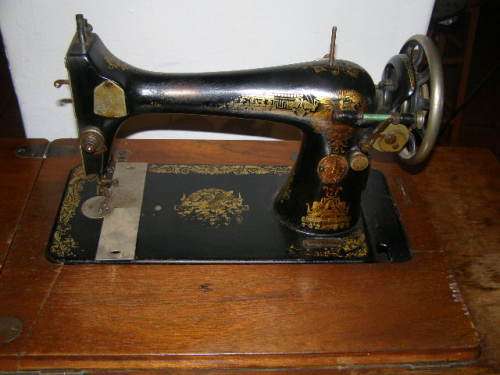 Rare Find! Vintage Singer 127K Sewing Machine 1934