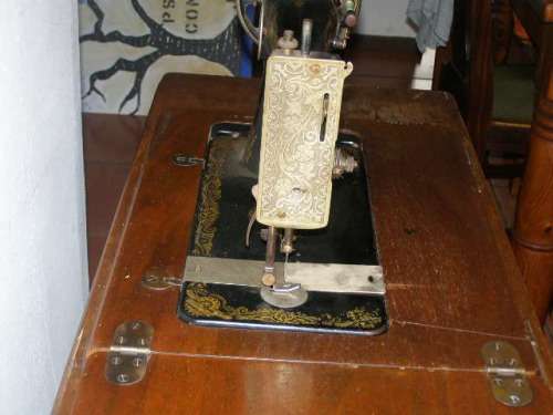 Rare Find! Vintage Singer 127K Sewing Machine 1934