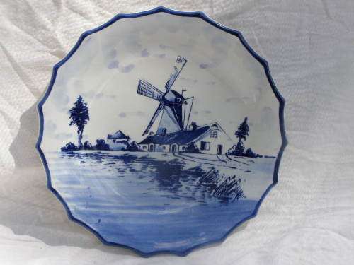 STUNNING DELFT' S BLUE WALL PLATE