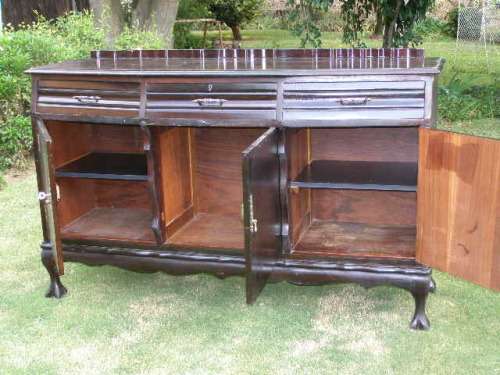 WOW! VINTAGE IMBUIA SIDEBOARD