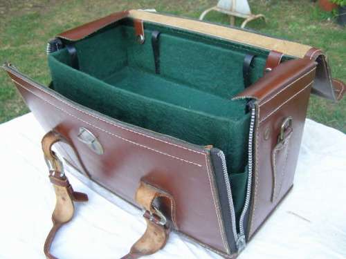 WOW! STUNNING VINTAGE LEATHER CAMERA CASE A PERFECT GIFT! JUST MAKE AN OFFER AND LET'S TALK