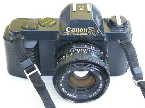 WOW! STUNNING VINTAGE CANON T50 35MM CAMERA! JUST MAKE AN OFFER!!