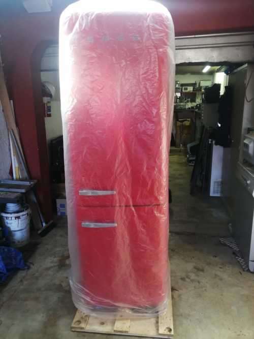 SMEG 50s style giant luxury fridge (HUGE DISCOUNT) FAB32RRD3