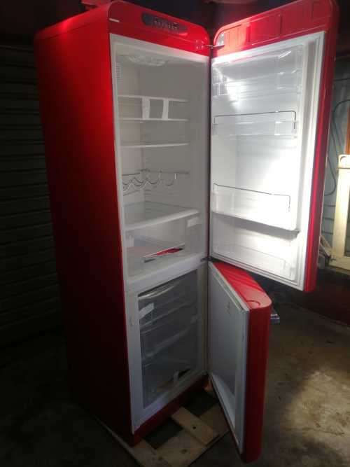 SMEG 50s style giant luxury fridge (HUGE DISCOUNT) FAB32RRD3