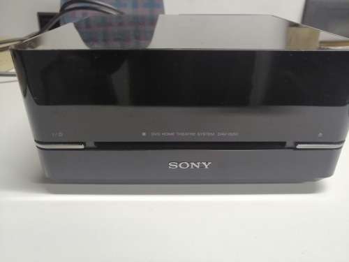 Sony DAV-is50 home theatre system (receiver + subwoofer + speakers)