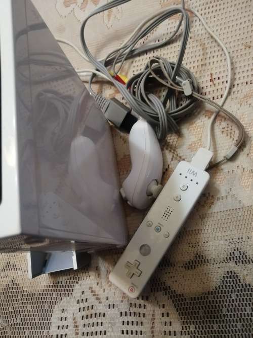 Nintendo Wii console + controller