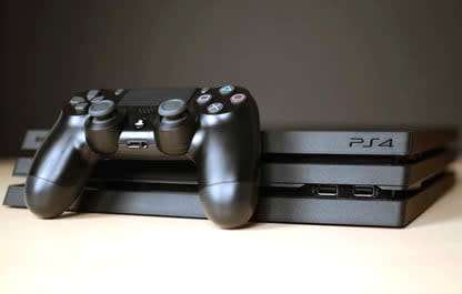 PlayStation 4 (base) 1TB HDD + controller