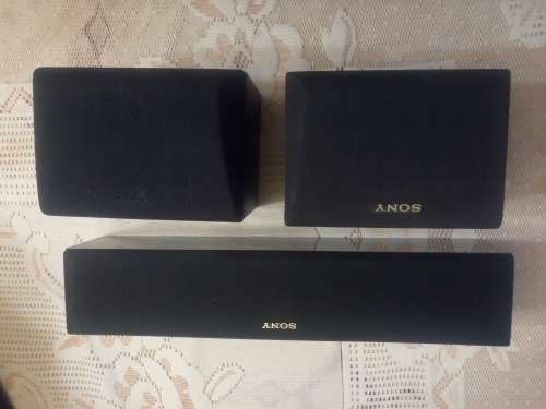 Sony DAV-is50 home theatre system (receiver + subwoofer + speakers)