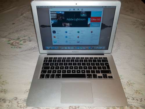 APPLE MacBook Air 13-inch | Core i5 1.7GHz | 4GB RAM | 256GB SSD FLASH