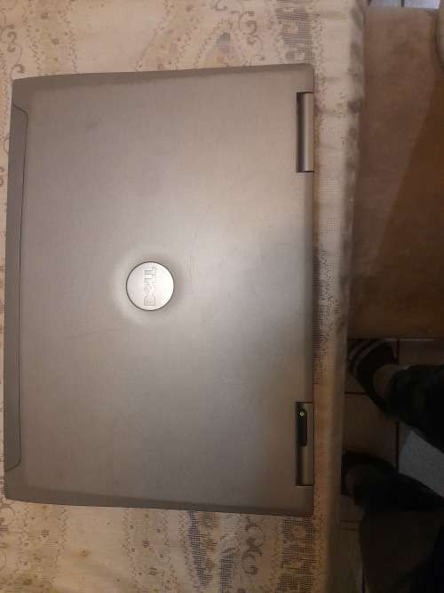 DELL LATITUDE D810 PP15L  Intel Pentium M 2.26GHz | 40GB HDD | 256MB RAM | PLEASE READ DESCRIPTION!