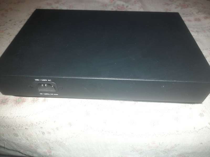 INTELLINET 8 PORT PoE+ GIGABIT SWITCH | 4 PoE & 4 PoE+ | IEEE 802.3AT/AF