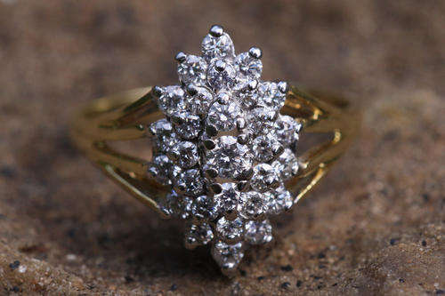18ct Diamond ring total carats: 1ct   REDUCED PRICE!!! BARGAIN!
