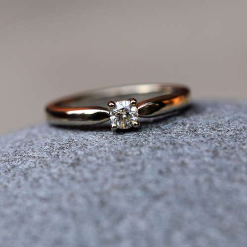 18ct White gold Diamond Engagement ring