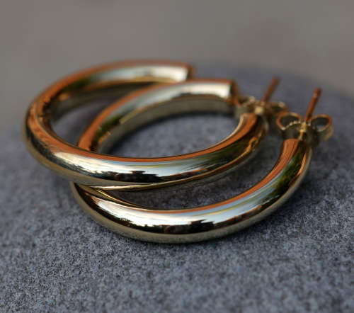 9ct Yellow gold hoop earrings. Sturdy with a descent weight