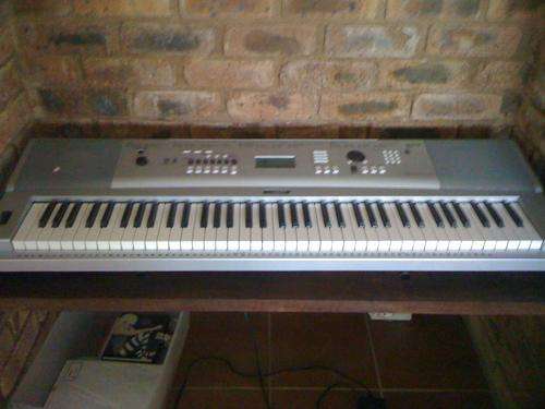 YAMAHA KEY BORD