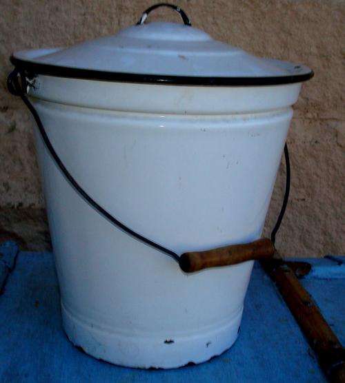 Vintage Enamil Bucket  With Lid