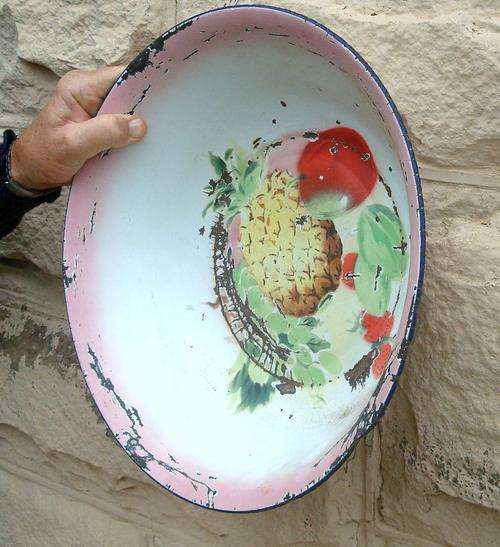 VINTAGE ENAMEL DISH