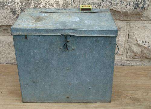 VINTAGE STORAGE BINN.