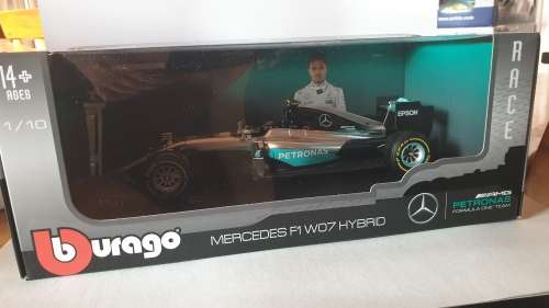 1:18 Bburago Mercedes F1 model