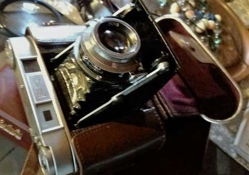 Late 1950s to early 1960s Shanghai Camera. Beautiful condition!