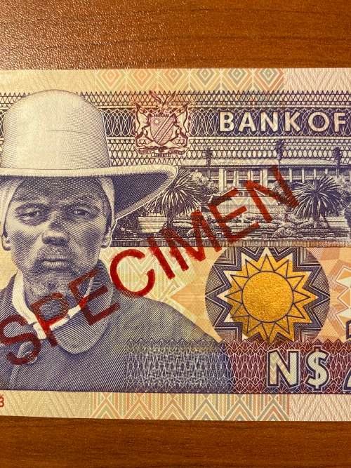 Namibia / P-10bs / 200 Namibia Dollars / ND (1996)  * magnificent: deep rich print bargain
