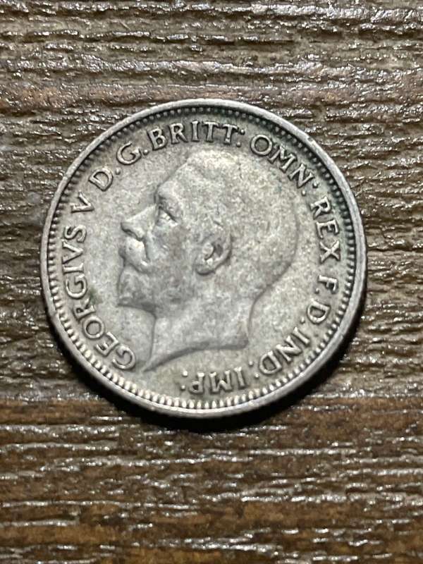 1928 *** King George sixpence ***  collectable condition, pictures don`t do the coin any justice