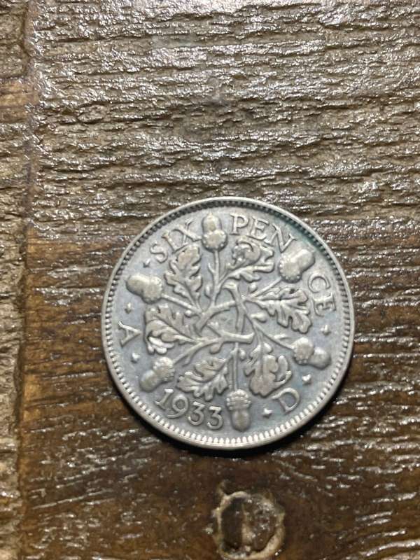 1933 British 6 pence - very good condition please view *** great details
