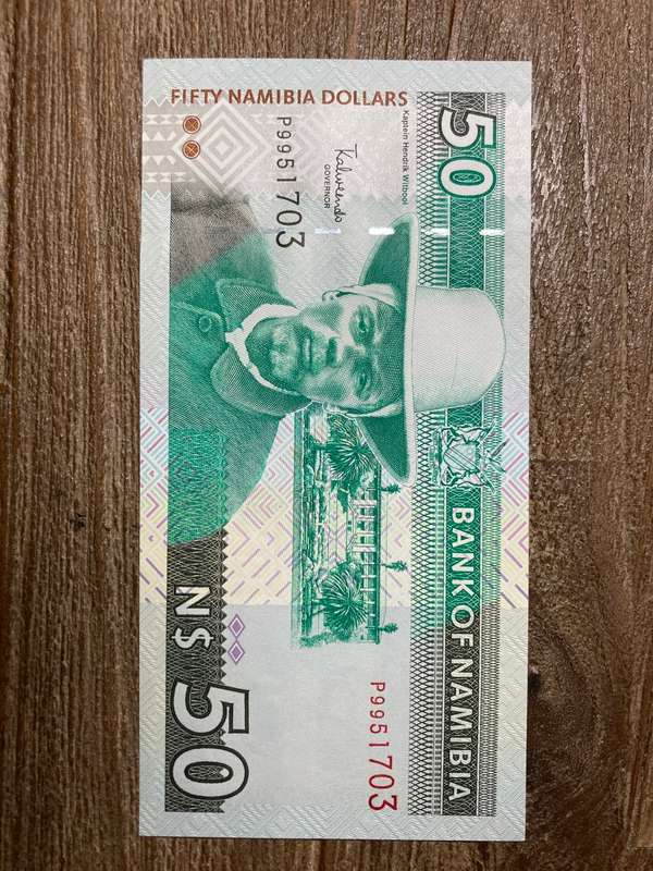 Namibia $50 uncirculated Error on alignment