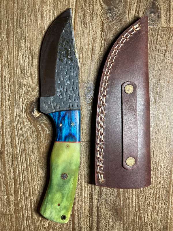 New hunting knife with leather sheath