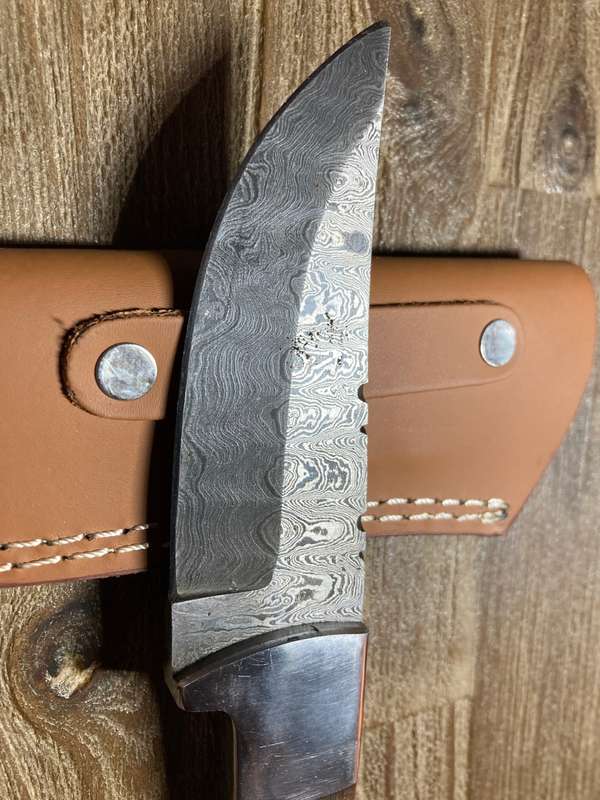 New Damascus hunting knife with leather sheath