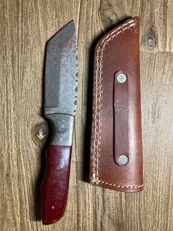 New Damascus hunting knife with leather sheath