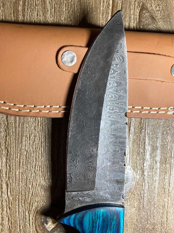 New Damascus hunting knife with leather sheath