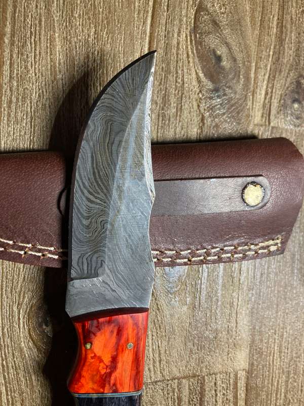 New Damascus hunting knife with leather sheath