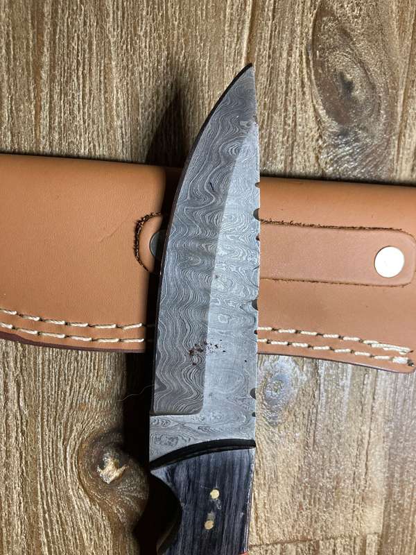New Damascus hunting knife with leather sheath