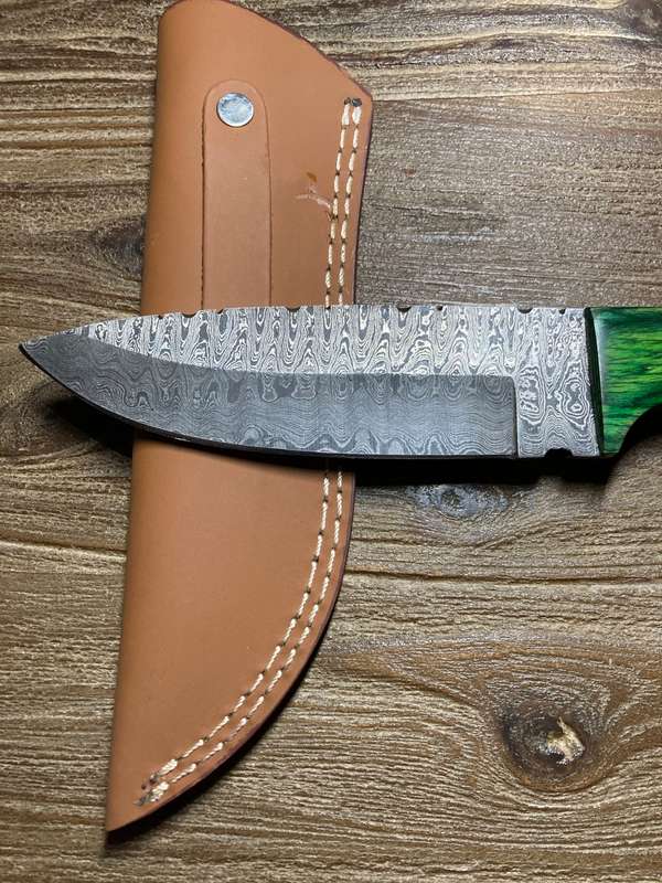 New Damascus hunting knife with leather sheath